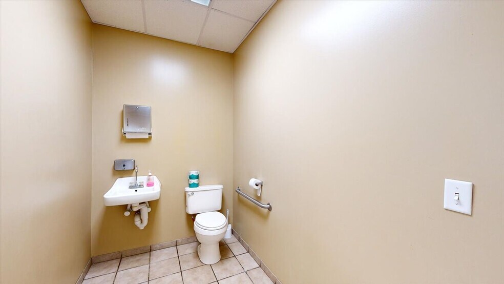 More Photos Of 113 Bo Bo Dr, Crystal Springs Freestanding For Lease