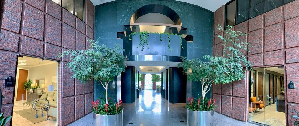 More Photos Of 6425 Youree Dr, Shreveport Office For Lease