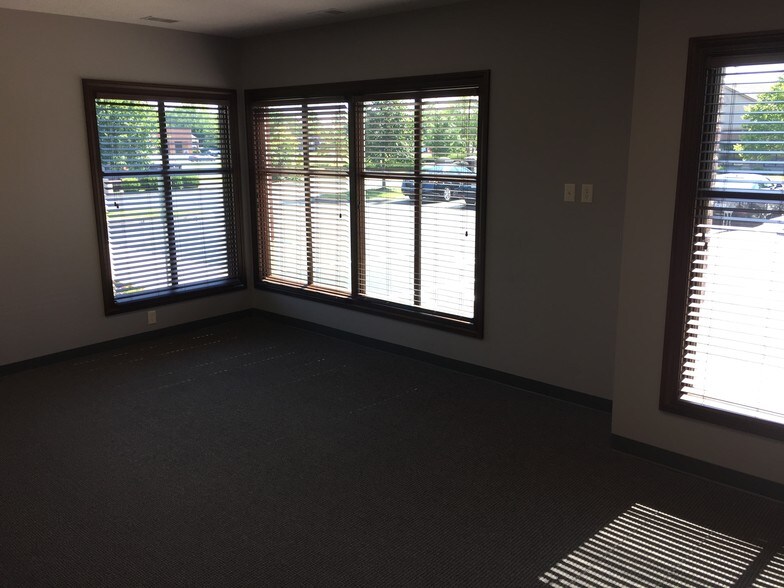 More Photos Of 67 Marydale Dr, Beavercreek Office For Lease