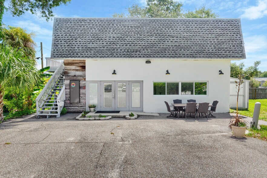 More Photos Of 2229-2233 Nursery Rd, Clearwater Loft Creative Space For Sale