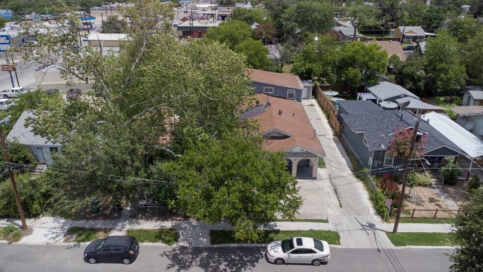 More Photos Of 827 W Rosewood Ave, San Antonio Apartments For Sale