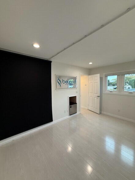 More Photos Of 7880 Exchange Pl, La Jolla Freestanding For Lease