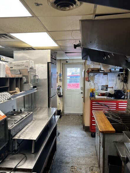 More Photos Of 421 W River St, Antwerp General Retail For Sale