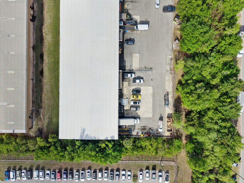 More Photos Of 10207-10235 General Dr, Orlando Warehouse For Sale