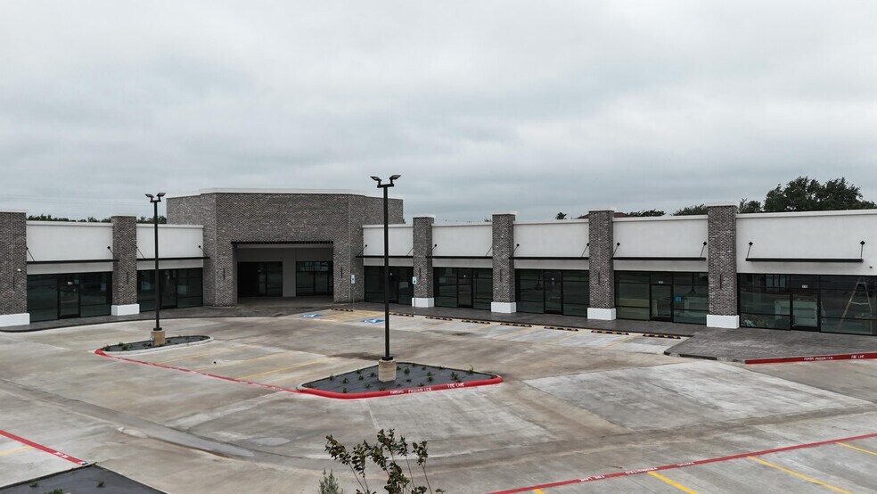 More Photos Of 7601 N. 29th St. St, McAllen General Retail For Lease