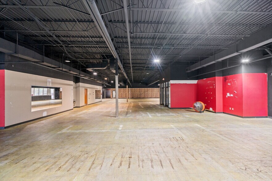 More Photos Of 8733-Unit 300 17 Bypass Hwy, Myrtle Beach Flex For Lease