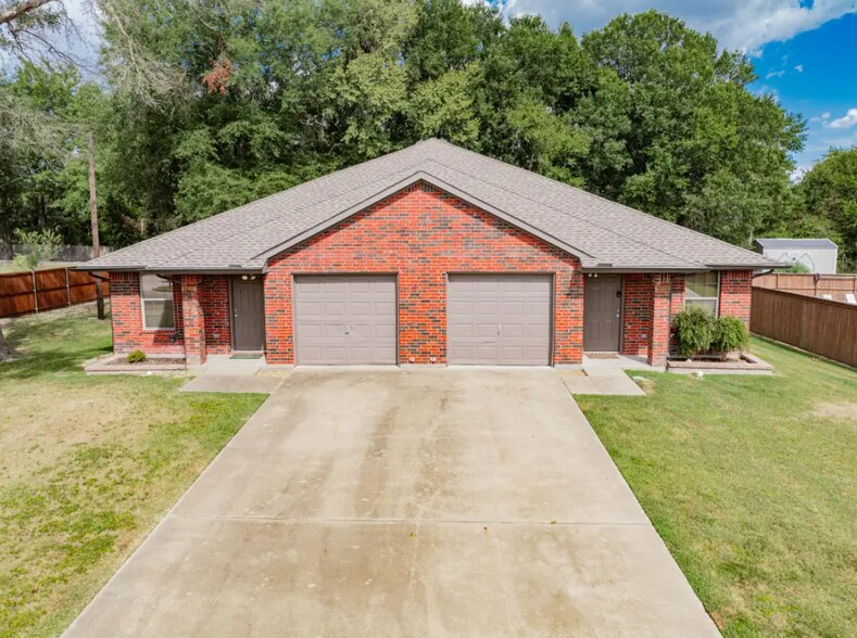 More Photos Of 26 Duplex Portfolio, Commerce Apartments For Sale