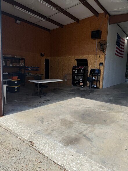 More Photos Of 2540 Leroy Stevens Rd, Mobile Light Manufacturing For Lease