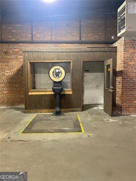 More Photos Of 601 S Madison Ave, Monroe Manufacturing For Lease