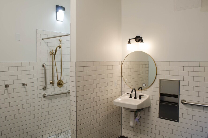 More Photos Of 1600 Marys Ave, Sharpsburg Warehouse For Lease