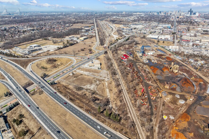 More Photos Of 2714 Dougall Ave, Windsor Land For Sale