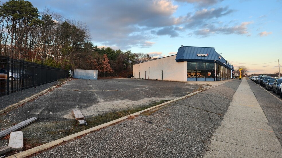 More Photos Of 4481-4517 Sunrise Hwy, Bohemia Storefront For Sale