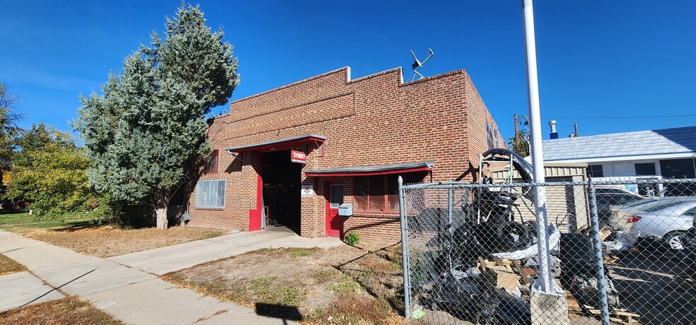 Primary Photo Of 1520 Filbert Ct, Denver Freestanding For Sale