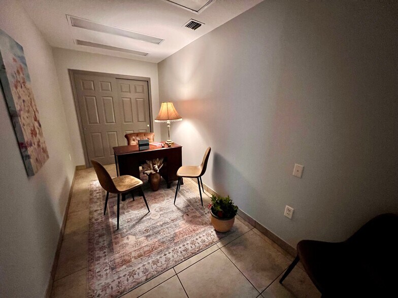 More Photos Of 2200 S Bay St, Eustis Office For Sale