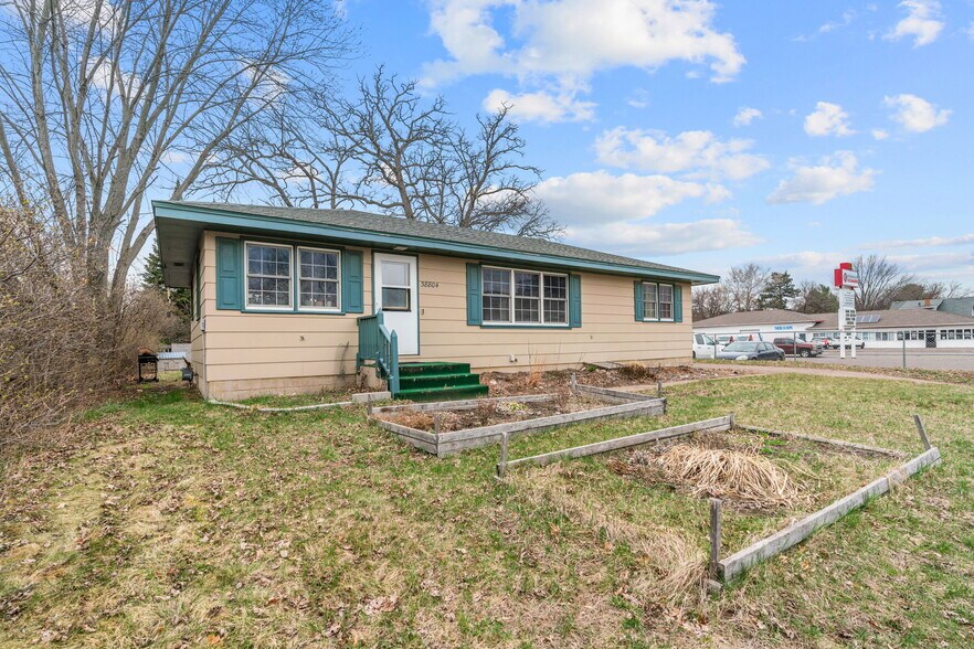 More Photos Of 38804 8th Ave, North Branch Office Residential For Sale