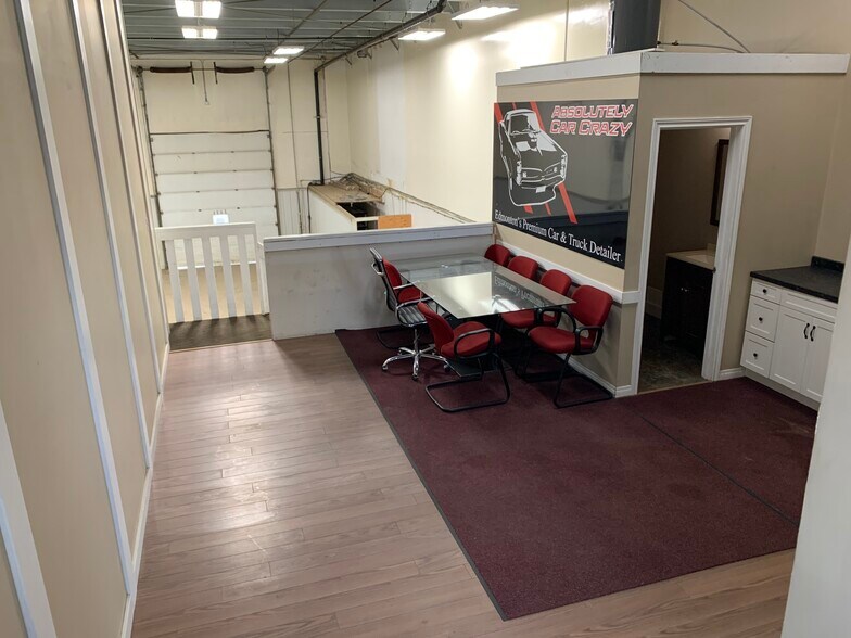 More Photos Of 13003-13093 156th St, Edmonton Warehouse For Lease