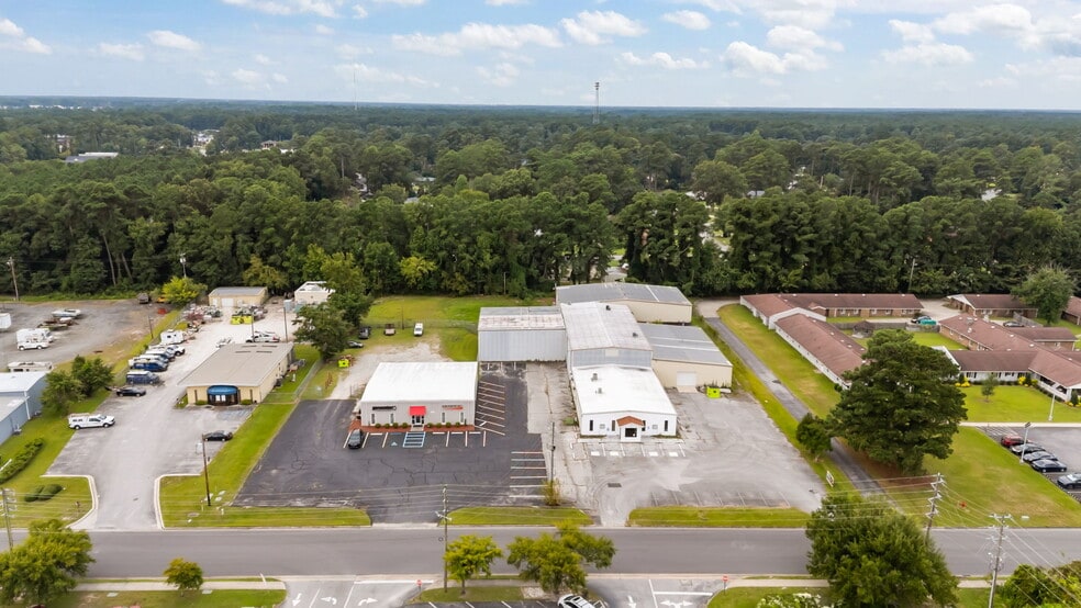 More Photos Of 2911 Brunswick Ave, New Bern Sports And Entertainment For Sale