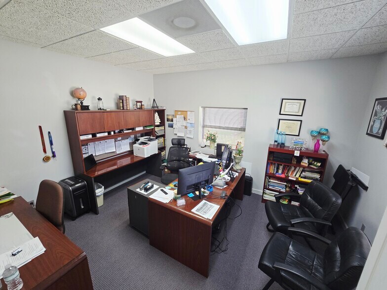 More Photos Of 4985 Palm Ave, Winter Park Light Manufacturing For Sale