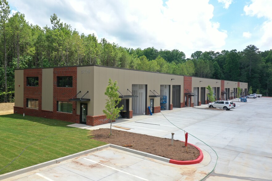 Primary Photo Of 5720-5724 N Commerce Ct, Alpharetta Warehouse For Sale