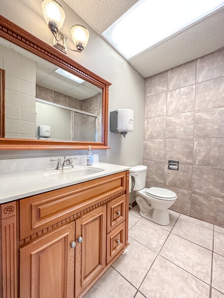 More Photos Of 2833 W Main St, Jenks Religious Facility For Sale