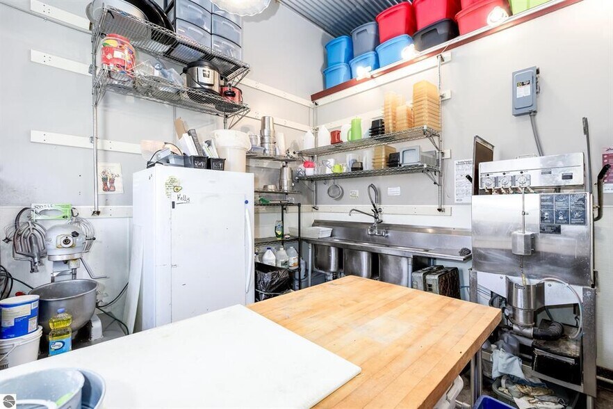 More Photos Of 245 S Benzie Blvd, Beulah Storefront For Sale