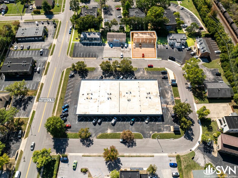 More Photos Of 261 Regency Cir, Lexington Office For Lease