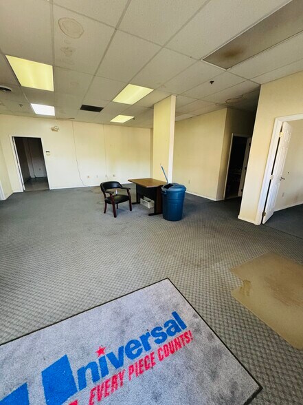 More Photos Of 426 W 4th St, London Warehouse For Sale