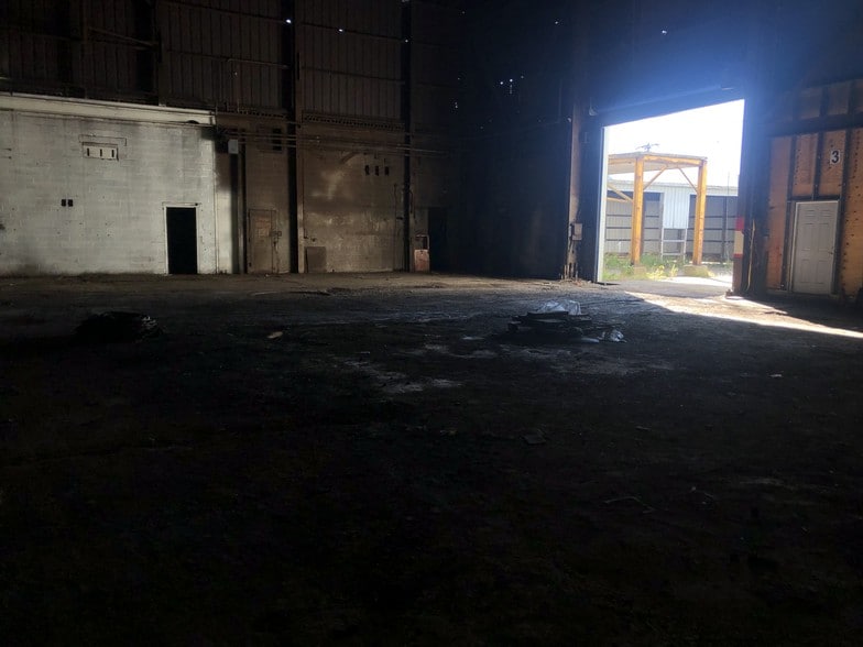 More Photos Of 1152 Elm St, Grafton Manufacturing For Sale