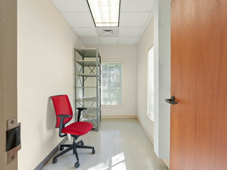 More Photos Of 79 S Main St, Inman General Retail For Sale