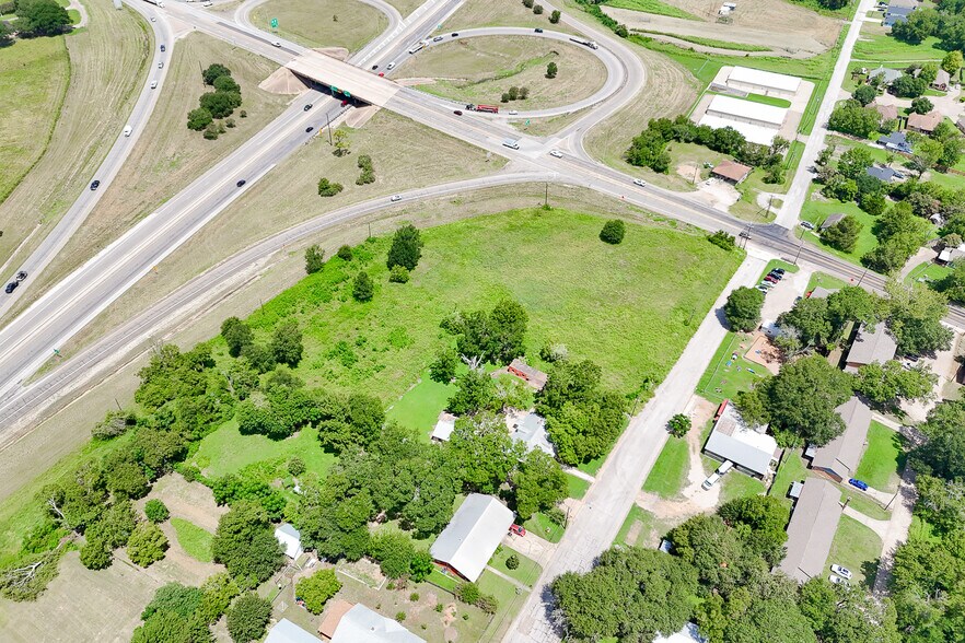 More Photos Of 102 Dixie Street, Brenham Land For Sale