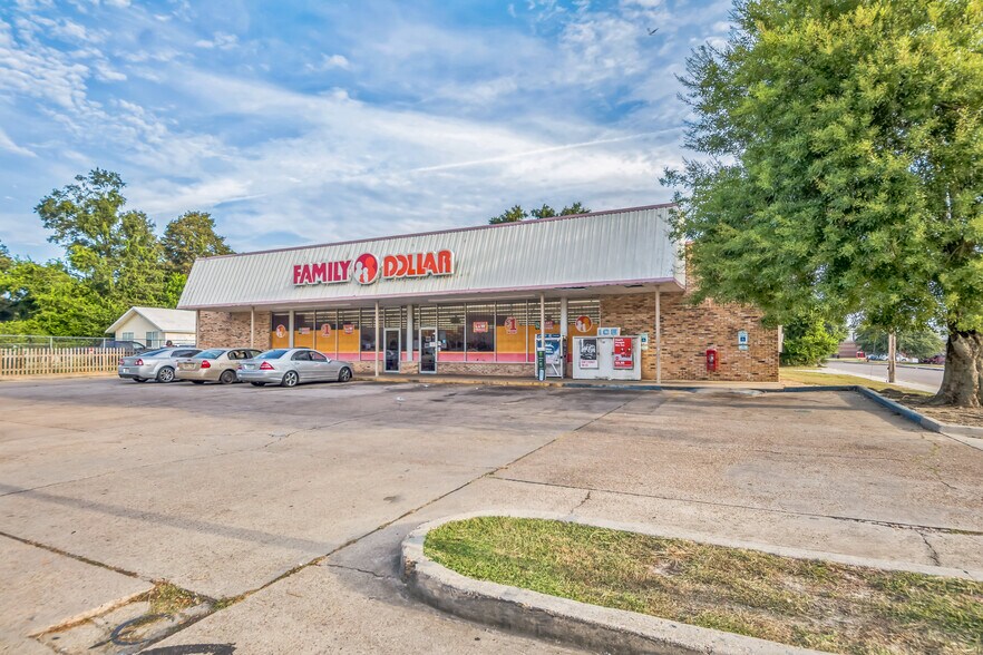 More Photos Of 602 Division St, Biloxi General Retail For Sale