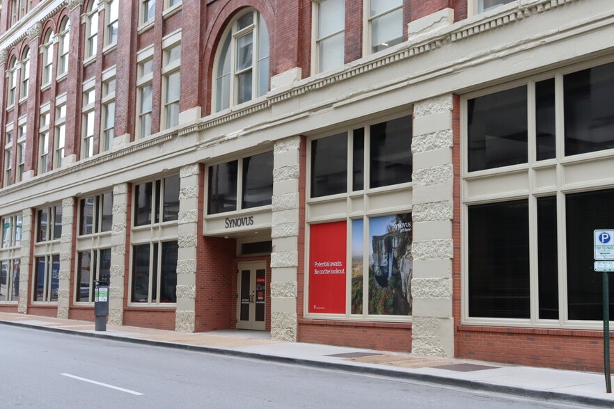 Primary Photo Of 800 Market St, Chattanooga Apartments For Sale