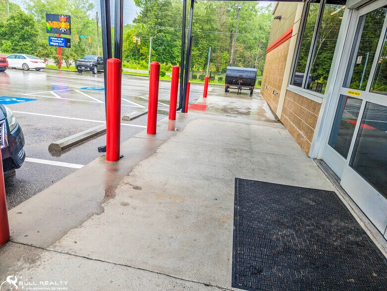 Primary Photo Of 480 Stonewall Jackson Blvd, Orangeburg Freestanding For Sale