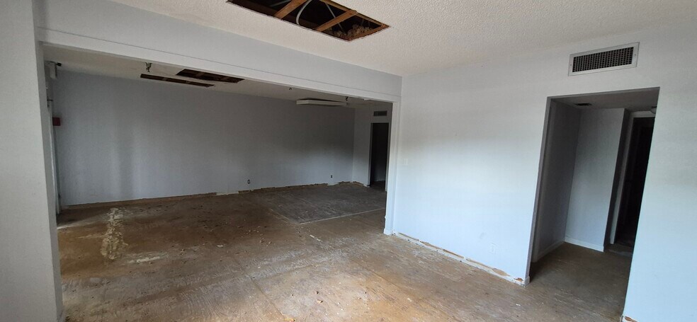 More Photos Of 7789 131st St, Seminole Office For Sale