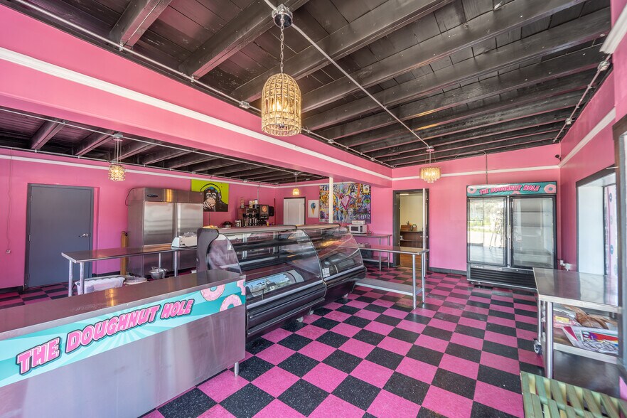 More Photos Of 1412 N Magnolia Ave, Ocala Restaurant For Sale