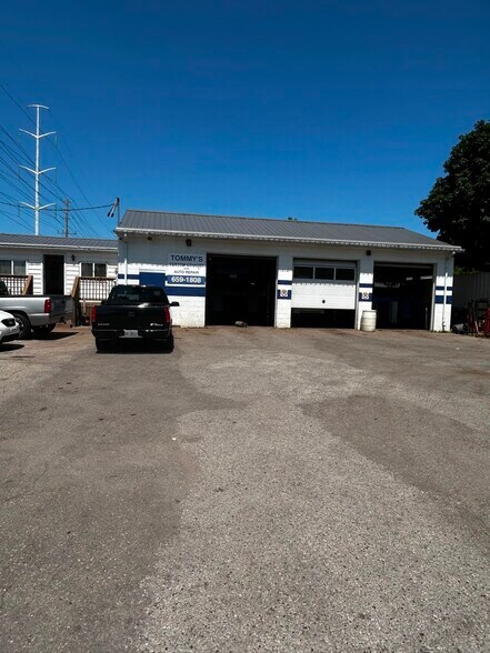 More Photos Of 1640 Evangeline St, London Specialty For Sale