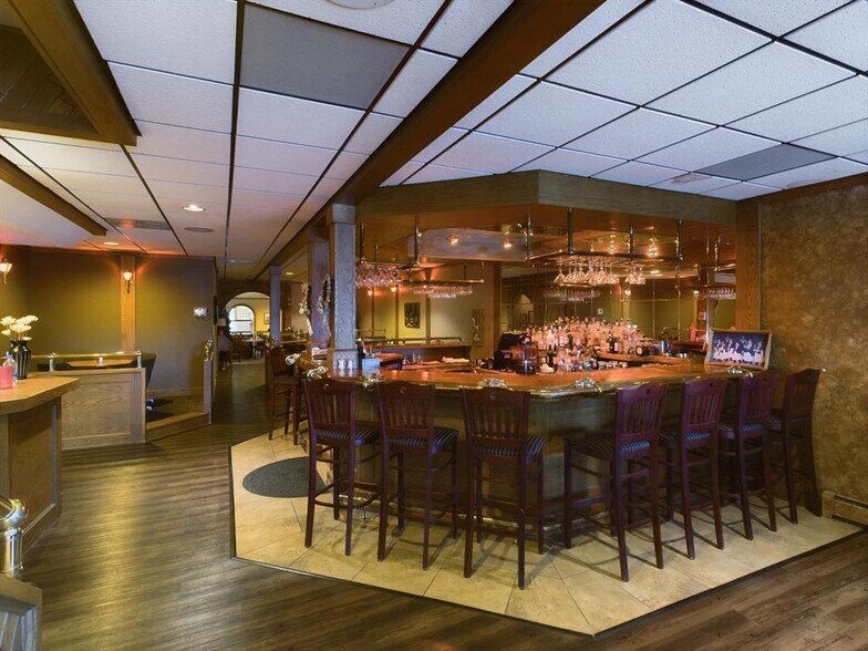 More Photos Of 234 E 1st St, Powell Hotel For Sale