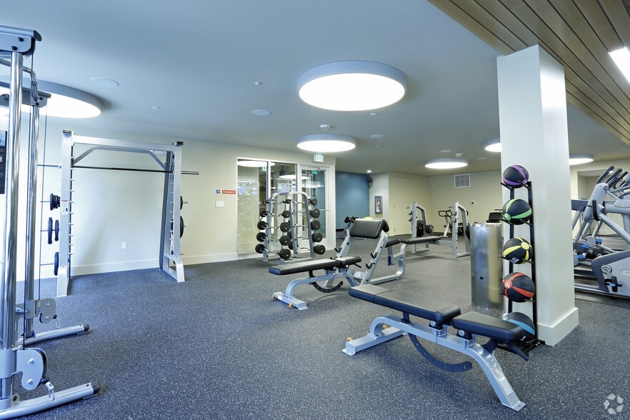 More Photos Of 2900 1st Ave, Seattle Apartments For Lease