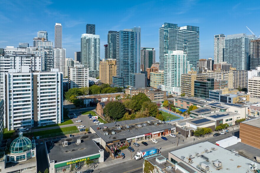 More Photos Of 744-758 Mt Pleasant Rd, Toronto Storefront For Lease