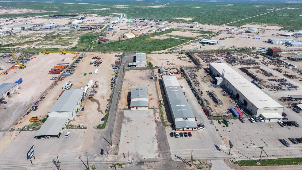 More Photos Of 12718 TX-191, Midland Warehouse For Lease