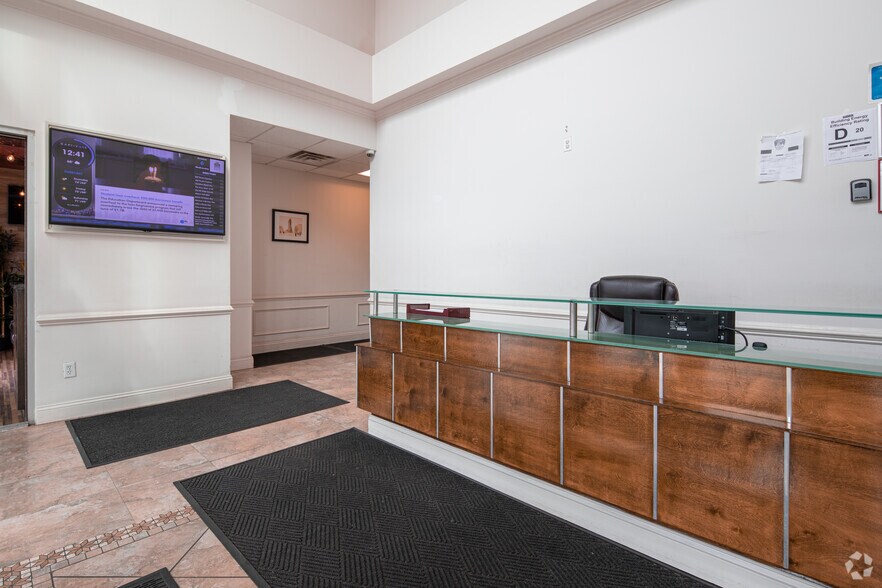 More Photos Of 31-19 Newtown Ave, Astoria Office For Sale