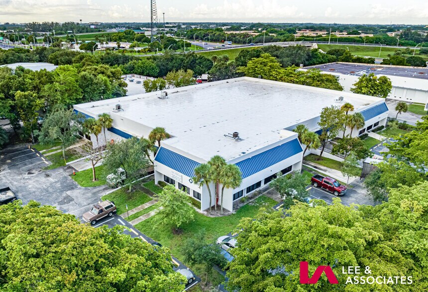 Primary Photo Of 1701 Blount Rd, Pompano Beach Warehouse For Lease