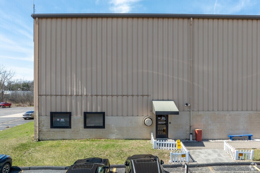 More Photos Of 43155-43159 W 9 Mile Rd, Novi Industrial For Sale