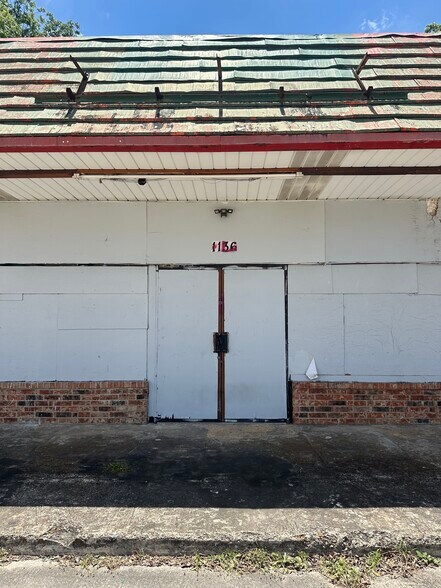 More Photos Of 1136 E Grayson St, San Antonio Convenience Store For Lease