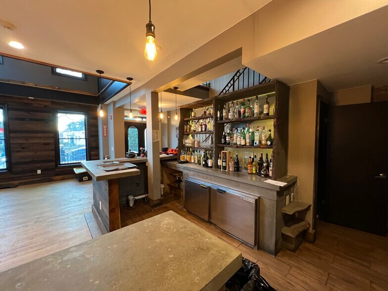 More Photos Of 617 Union St, Schenectady Restaurant For Sale
