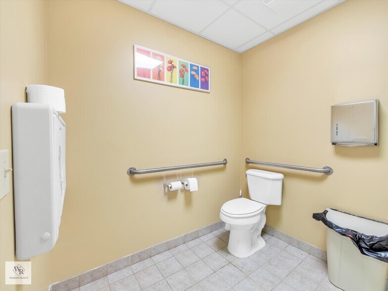 More Photos Of 25400-25430 Goddard Rd, Taylor Medical For Sale