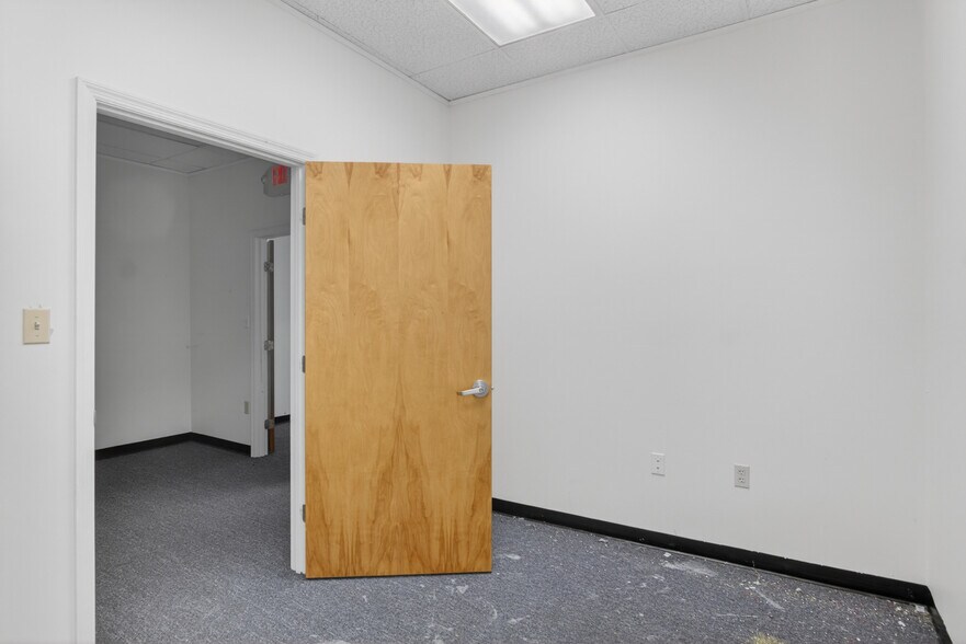More Photos Of 126 N Main St, Warrenton Medical For Lease