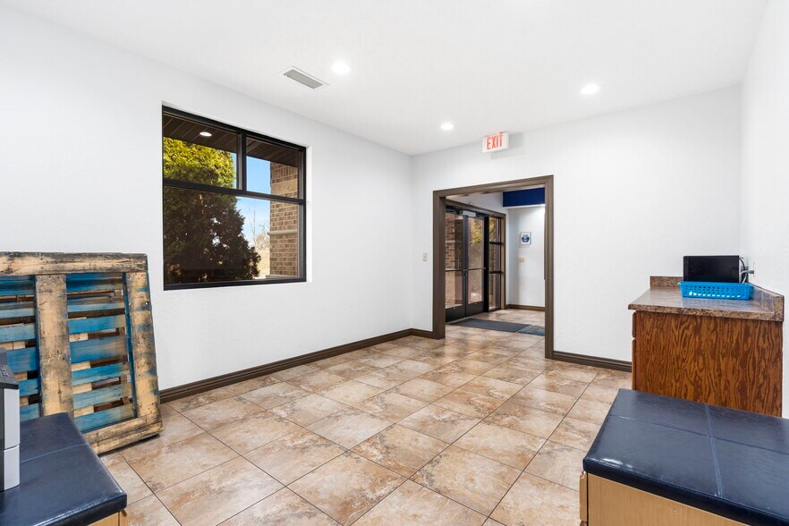 More Photos Of 4136 South Scenic, Springfield Office For Lease