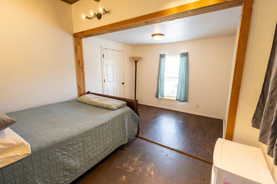 More Photos Of 19857 State Highway 49, Medicine Park Self Storage For Sale