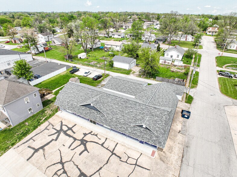 More Photos Of 581 E Cherry St, Troy Freestanding For Sale